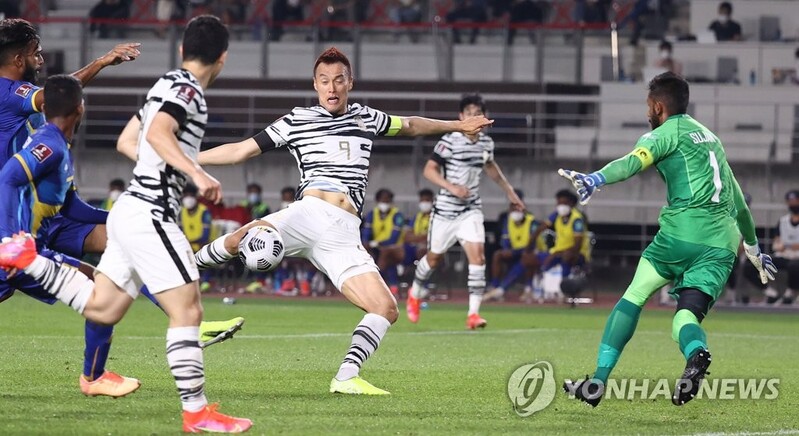 (LEAD) S. Korea rout Sri Lanka 5-0 in World Cup qualifier