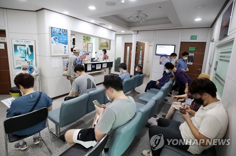 (LEAD) New virus cases back under 600, distancing rules extended for 3 weeks