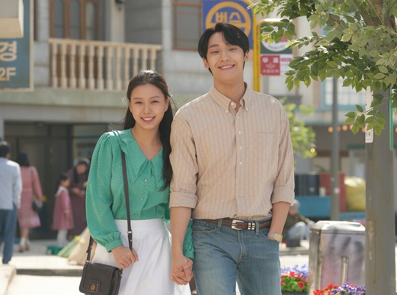 '오월의 청춘' 작가 "남아 있는 분들에게 위로가 되고 싶었다"