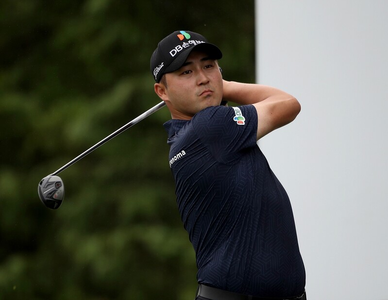 이태훈, SKT오픈 선두…김주형은 1타차 추격