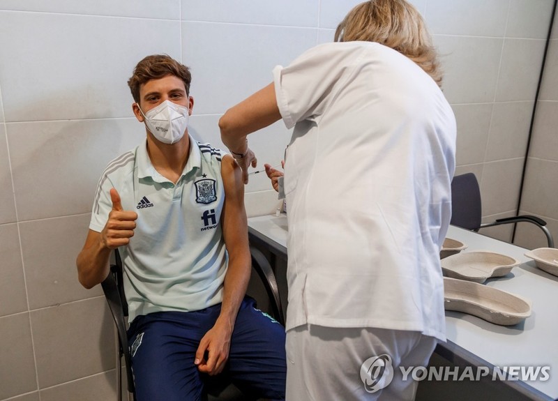 확진자 나온 스페인, 유로2020 1차전 사흘 앞두고 백신 접종