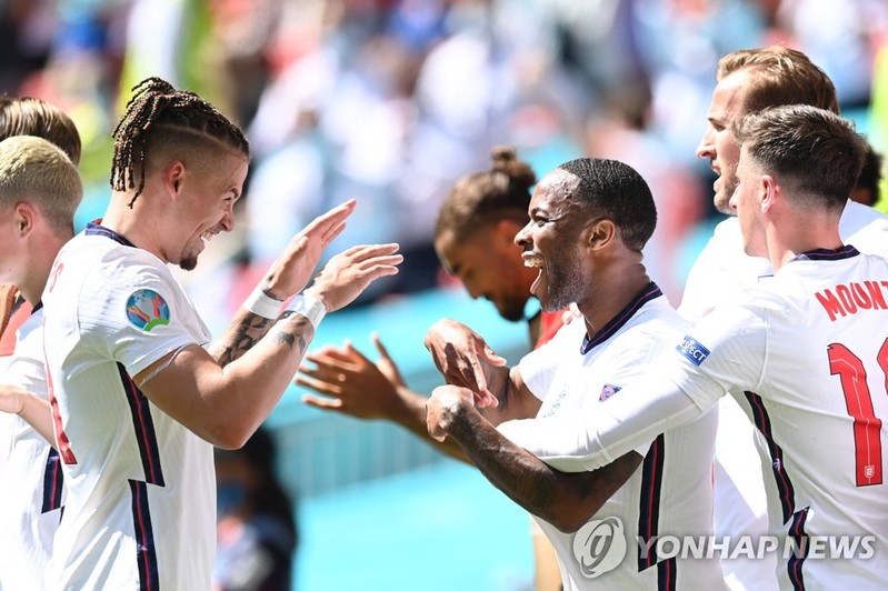 잉글랜드, 유로 첫판서 크로아티아 1-0 제압…스털링 결승골