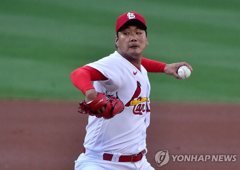 Cardinals' Kim Kwang-hyun takes no-decision in up-and-down start