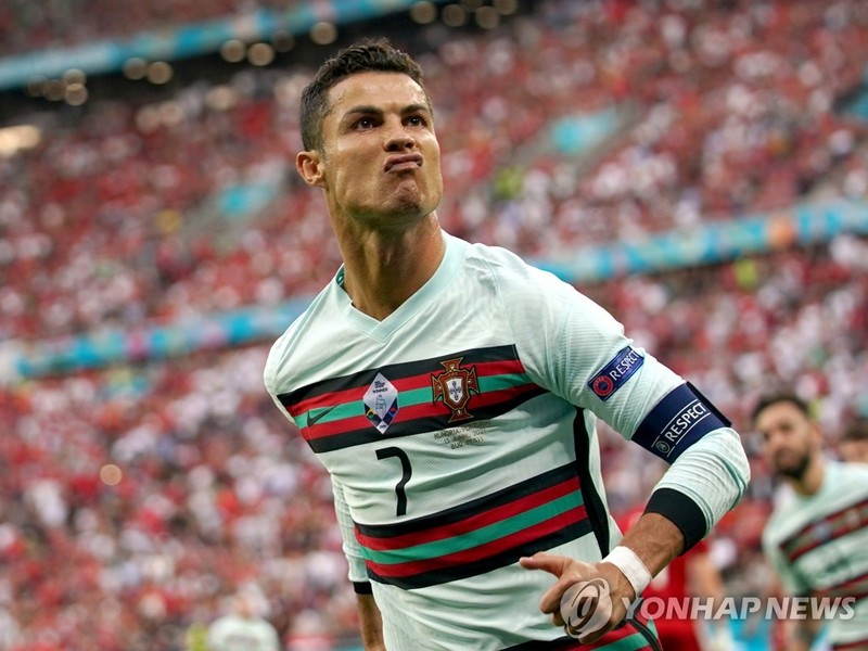 호날두 인스타그램 팔로워 3억명 돌파…'인류 최초'