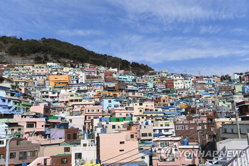 백신접종·거리두기 완화에 부산 지자체 축제 '기지개'