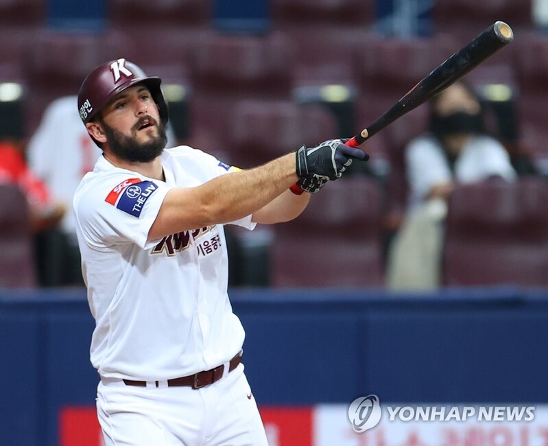 KBO's Heroes release slumping hitter Freitas