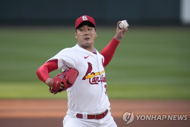 '타자' 김광현, 프로 통산 첫 '몸에 맞는 공'