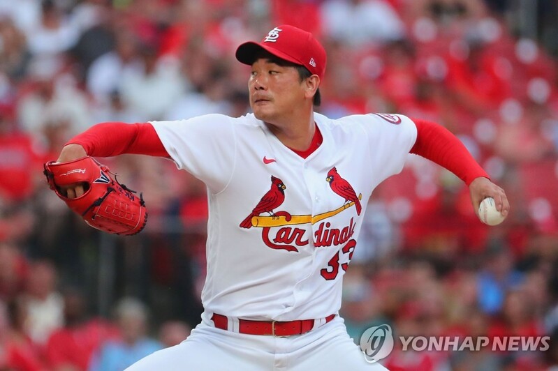 Cardinals' Kim Kwang-hyun takes no-decision in another abbreviated outing