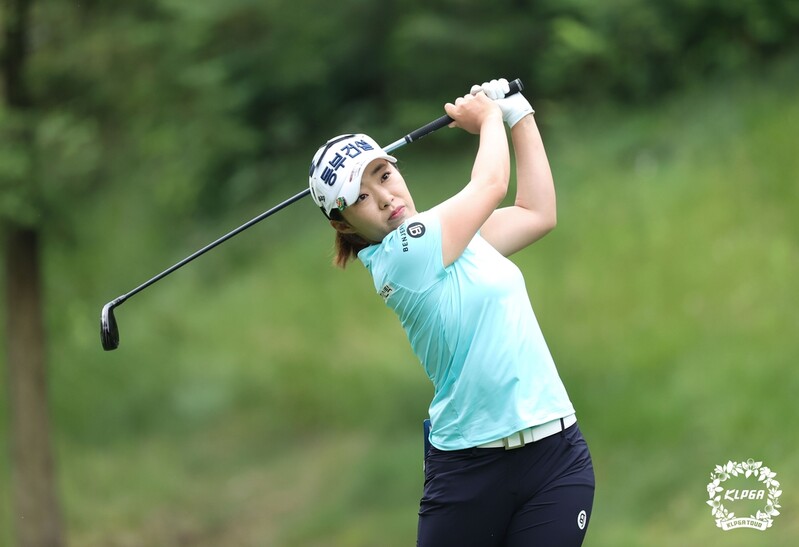 김수지, BC카드·한경 레이디스컵 3R 단독 선두…김지영 2위