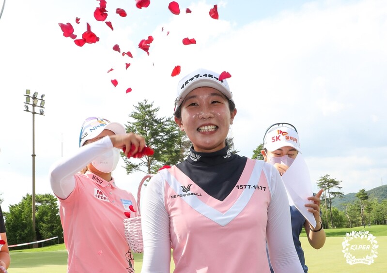 KLPGA투어 '깜짝 우승' 임진희 "늦은 만큼 더 열심히…"