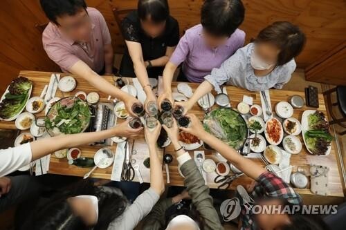 동해시 사적 모임 8명까지 확대했더니…"지역 경기 살아 나네"