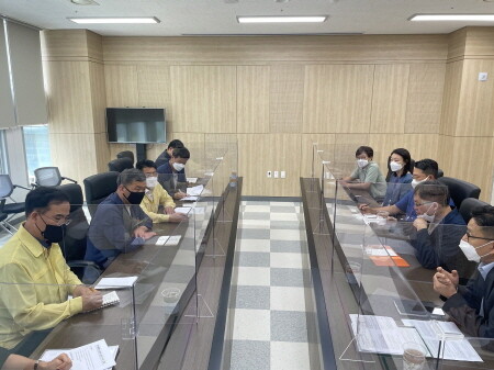 기장군수, 영진위 위원장 만나 부산촬영소 연내 착공 촉구