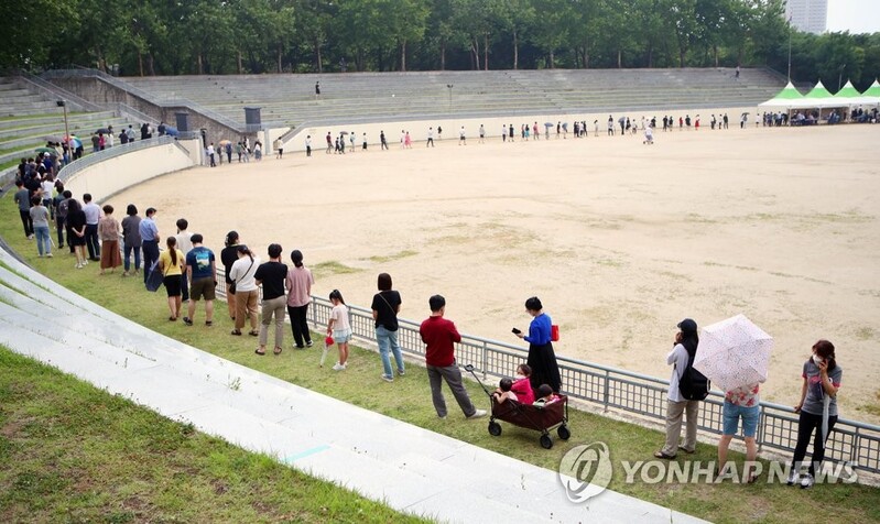 New cases in 700s for 2nd day, capital area at risk of resurgence