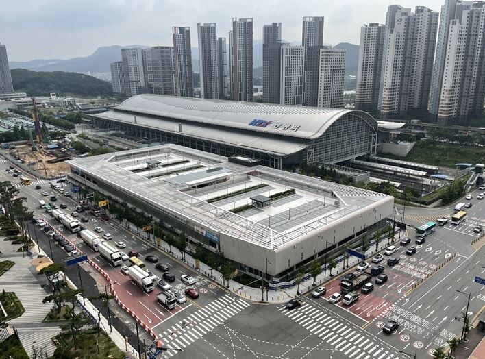 KTX 광명역 새 주차빌딩 6일 개장…주차면 5배 이상 늘려