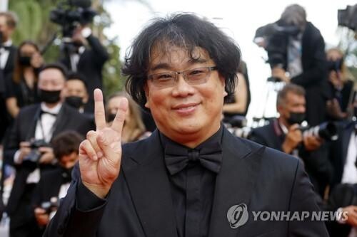 봉준호 "여유로운 마음으로 왔다…개막작 볼 생각에 흥분"