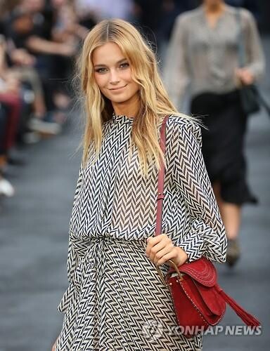 "살 빼라 심한 압박"…빅토리아 시크릿 전직 모델 폭로