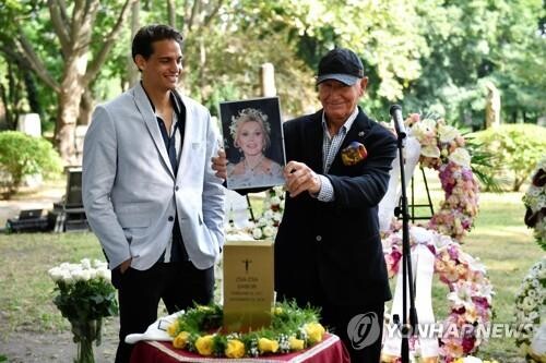 '할리우드 원조 셀럽' 자자 가보르 유해 일부, 고국 헝가리로