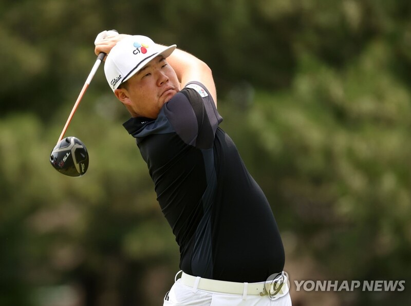 Olympic-bound male golfers take aim at medal