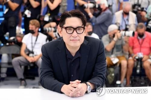 한재림 감독 "비상선언은 상업영화…칸 초청, 기대않은 큰 선물"