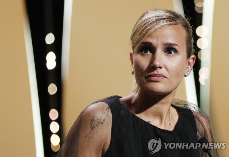 칸영화제 황금종려상에 공포영화 '티탄'…두번째 여성감독 수상(종합)