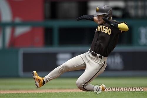 김하성, 총성으로 중단된 경기에서 안타 추가…타율 0.211