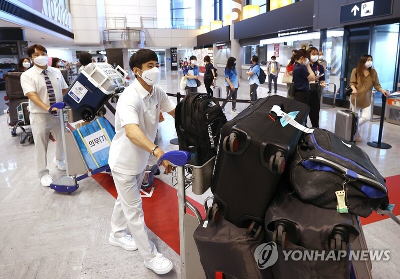 (LEAD) Main S. Korean Olympic delegation arrives in Tokyo
