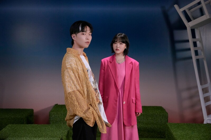 Sibling duo AKMU returns with star-studded, philosophical album 'New Episode'