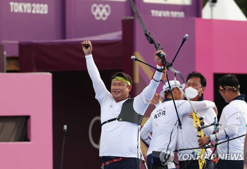 (LEAD) (Olympics) Bum shoulder or not, veteran archer picks up 2nd career Olympic gold