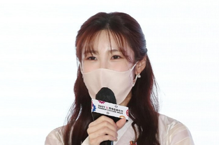 Singer Jun Hyo-seong appointed as Hanbok promotional ambassador