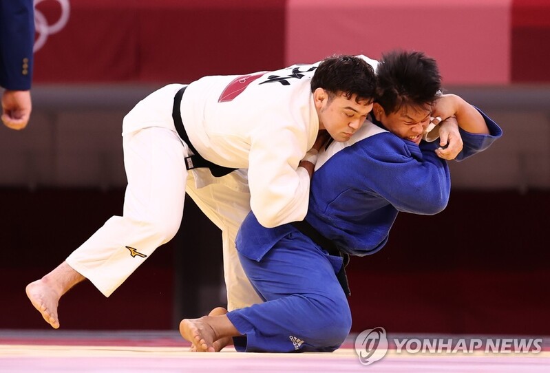 (Olympics) Cho Gu-ham wins silverin men's 100kg judo