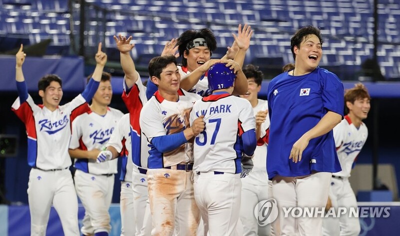 (Olympics) S. Korea breathes sign of relief after narrow win in baseball