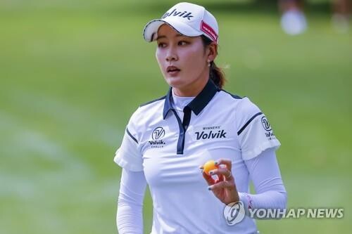 LPGA 공동 선두 최운정 "코스 몰라 페어웨이와 그린만 노렸다"
