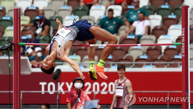 (Olympics) High jumper Woo Sang-hyeok qualifies for final, first S. Korean athlete in 25 years
