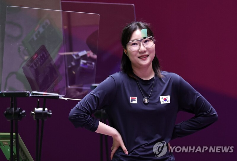 (LEAD) (Olympics) Kim Min-jung wins silver in women's 25m pistol shooting