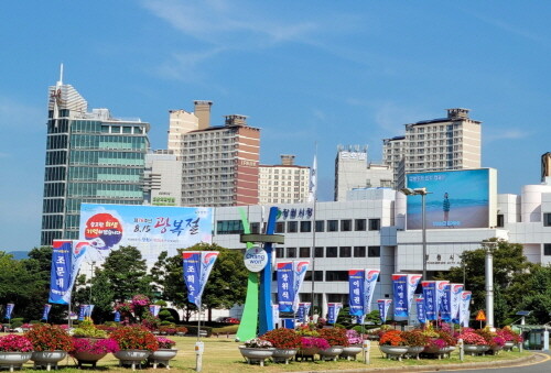 창원시, 광복절 기념 창원 독립운동가 153명 배너기 설치