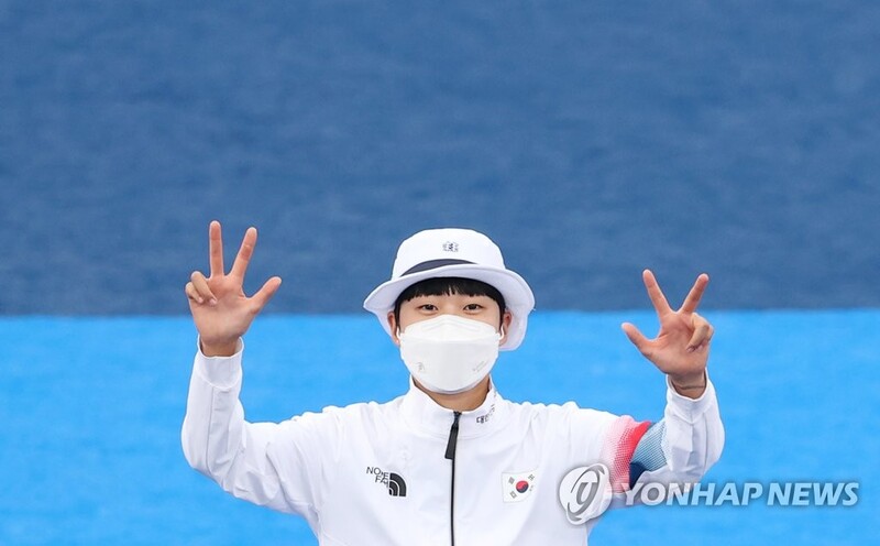 (LEAD) (Olympics) Archer lets three gold medals do talking vs. online abusers