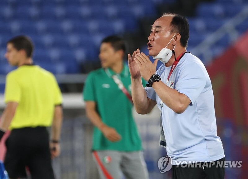 (Olympics) Football coach puts blame on own shoulders, protects players after knockout loss to Mexico