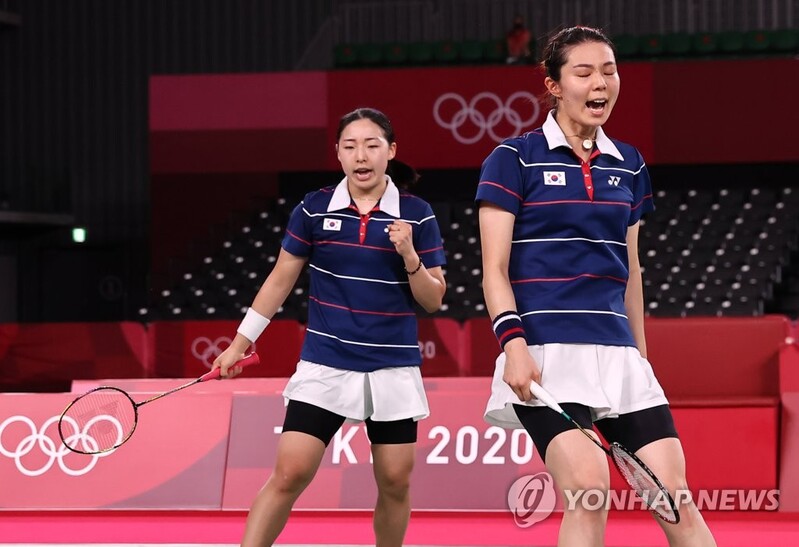 (Olympics) Badminton doubles teams to duel for bronze, gymnast looking to vault for gold