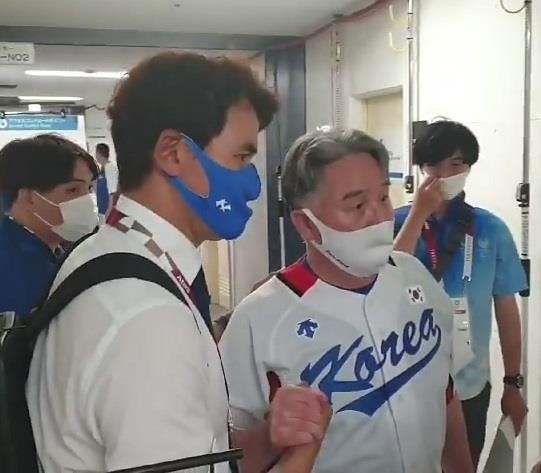 [올림픽] 후배들 만난 박찬호 위원 "팬들께 보답한다는 마음으로 임하길"