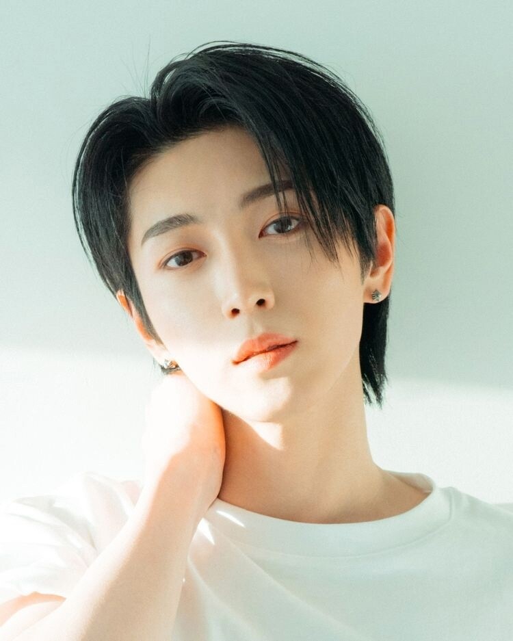 러브, 온리원오브 탈퇴…"하반기 팀 일정 재조정"