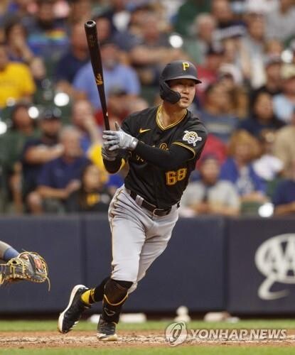 '1번타자 중견수' 선발 출장 박효준, 3타점 2루타 '쾅'