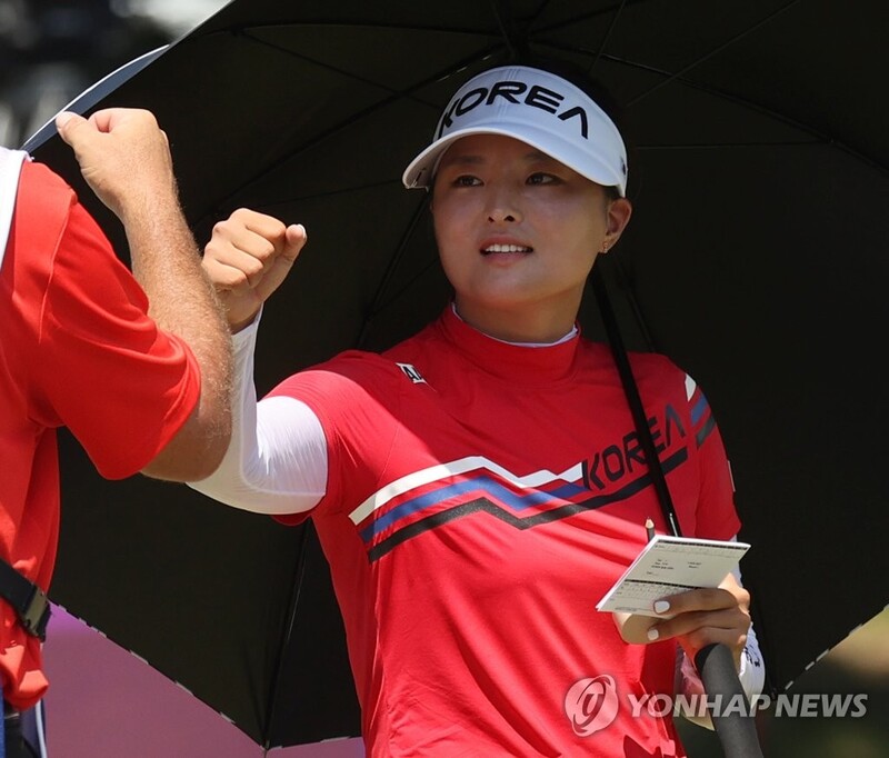 [올림픽] 첫날 4위 고진영 "'메달 없인 의미 없어' 캐디 말에 정신 번쩍"