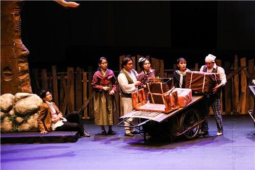 경북서 열린 연극제 폭염·코로나19에도 관객몰이