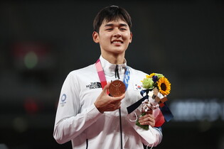 (LEAD) (Olympics) S. Korean modern pentathlon history comes full circle with momentous bronze
