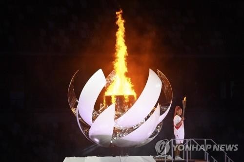 [올림픽 결산] ⑦ 대회 강행 스가, 힘겨운 완주…유권자 심판 남아