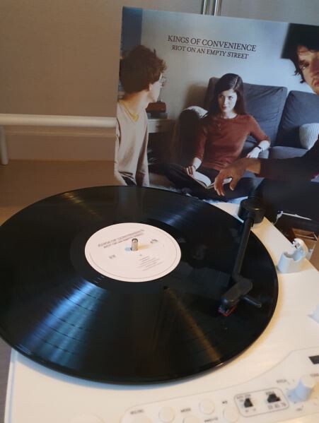 "특유의 옛날 LP 감성이 좋아요"…집콕에 턴테이블 '인기'