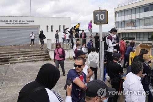 '전설이 온다'…메시 PSG행 가능성에 들썩거리는 프랑스