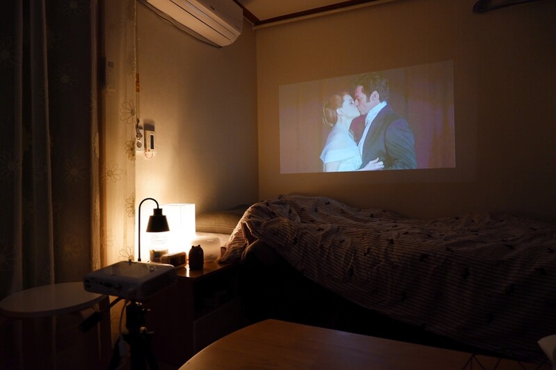 영화관 대신 집에 '홈시어터' 꾸린다…빔프로젝터 등 인기