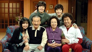 Cast of sitcom 'High Kick!' to reunite after 14 years on documentary special