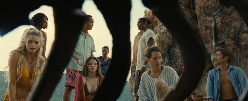 시간이 인간에게 주는 기이한 공포…영화 '올드'